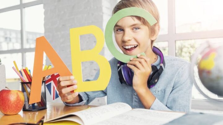 Jak nauczyć dziecko rozróżniania między spółgłoskami dźwięcznymi a bezdźwięcznymi