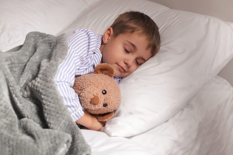 Ile snu potrzebują dzieci – aktualne rekomendacje specjalistów medycznych
